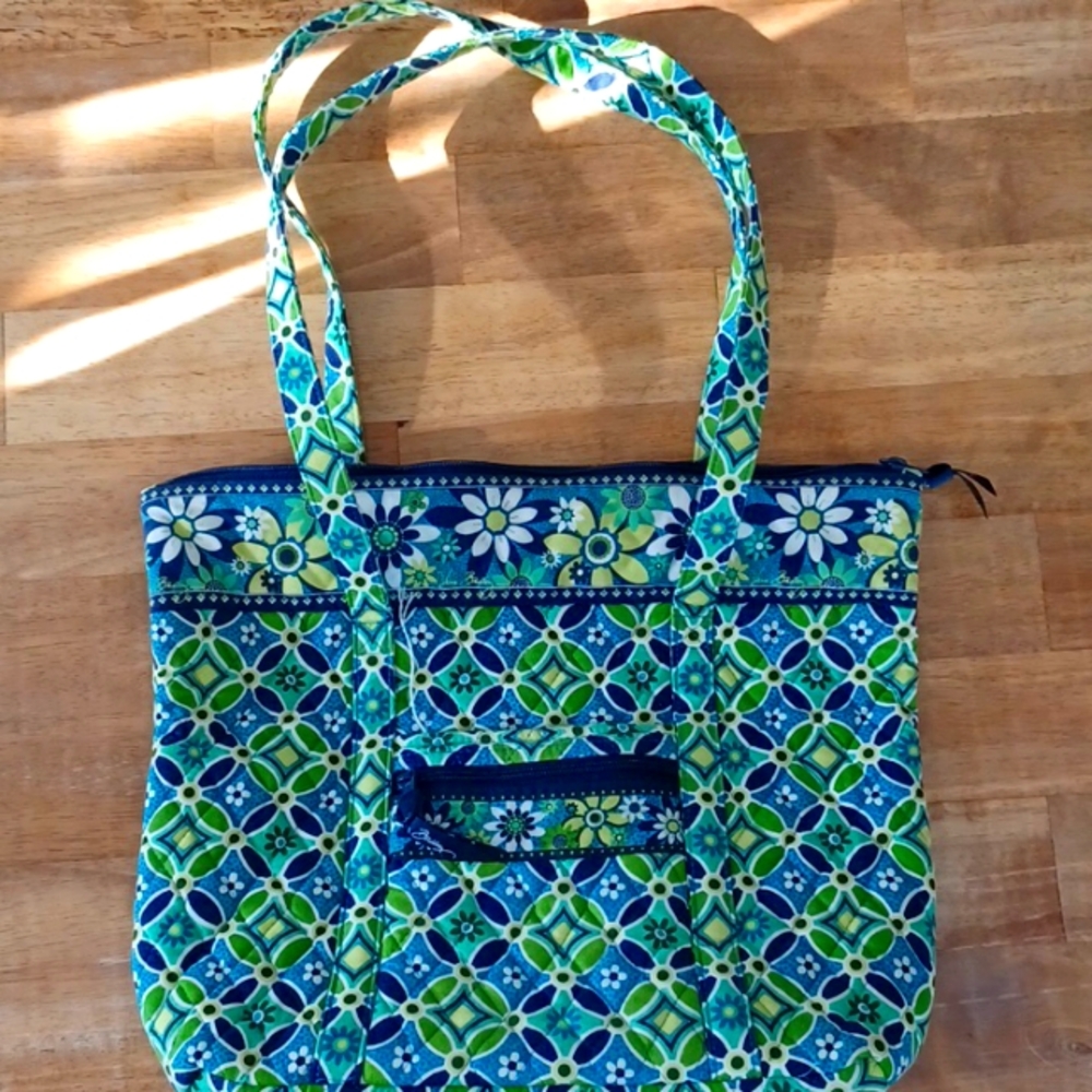 Retired Vera Bradley Tote Bag in "Daisy Daisy" Pattern. BEAUTIFUL CONDITION!